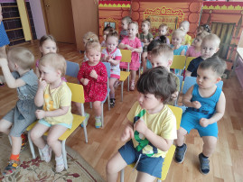 "В гости к солнышку" "В гости к солнышку".